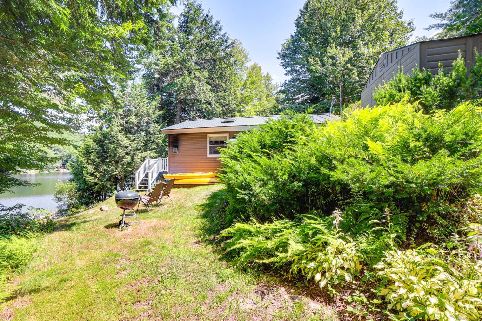 Breathtaking Newbury Cottage With Deck On Chalk Pond Exterior foto